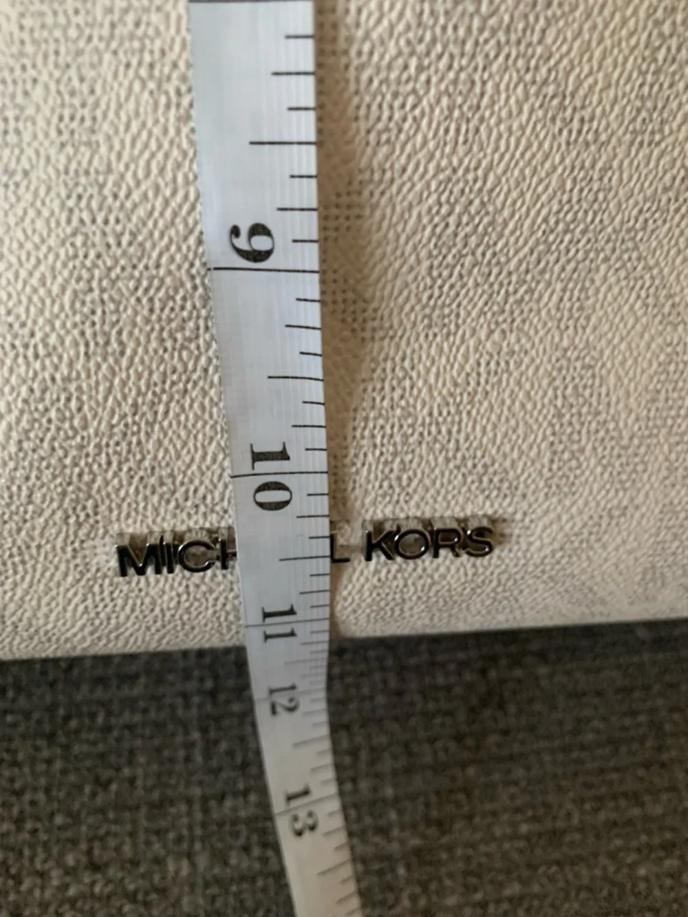 Michael Kors Cream Signature Tote with Gold Logo - Picture 10 of 10